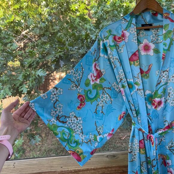Natori Women's Blue Floral Bird Print Kimono Sleeve Robe Full Length Size M - Picture 4 of 11